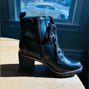 Black leather heels. Never worn! Size 8.5